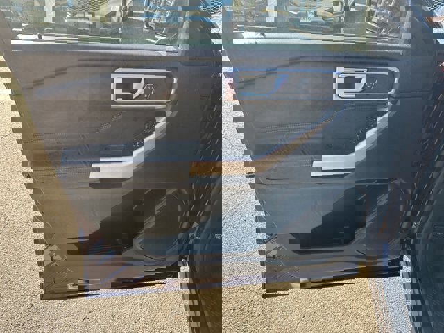 Certified 2022 Ford Explorer XLT w/ Equipment Group 202A image 14