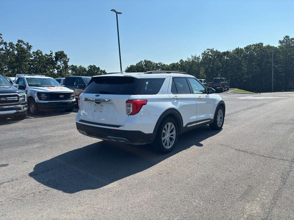 Certified 2022 Ford Explorer XLT w/ Equipment Group 202A RWD image 3
