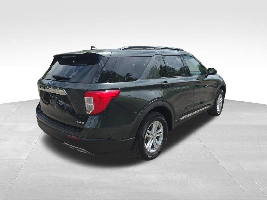 Certified 2023 Ford Explorer XLT w/ Equipment Group 202A AWD/4WD image 5