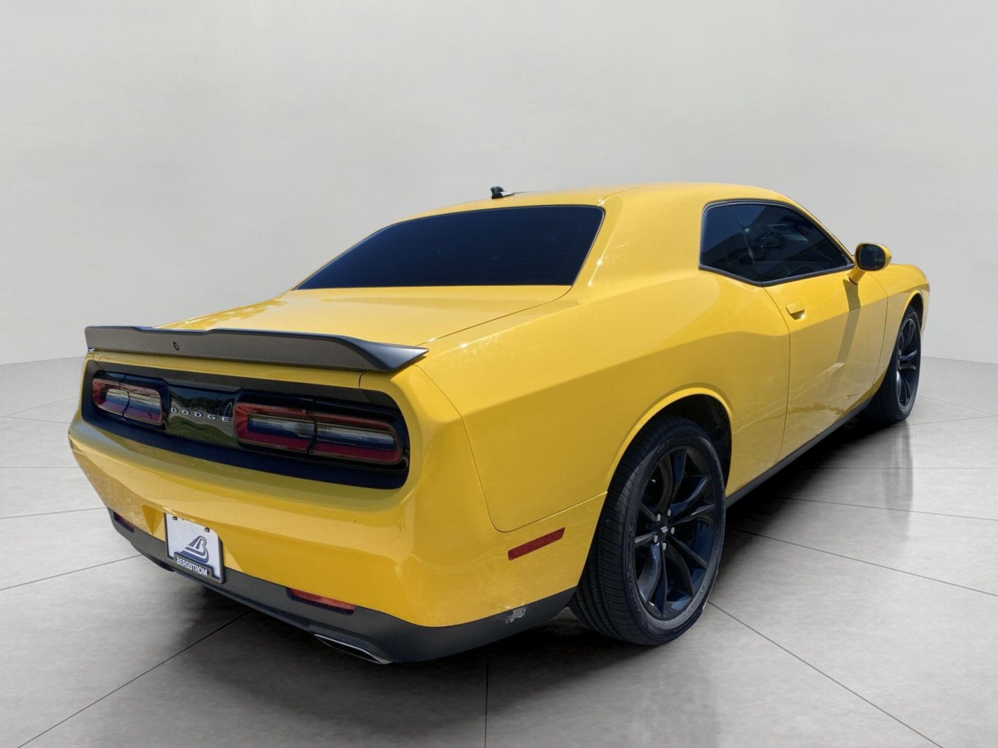 Used 2018 Dodge Challenger SXT w/ Blacktop Package RWD image 6