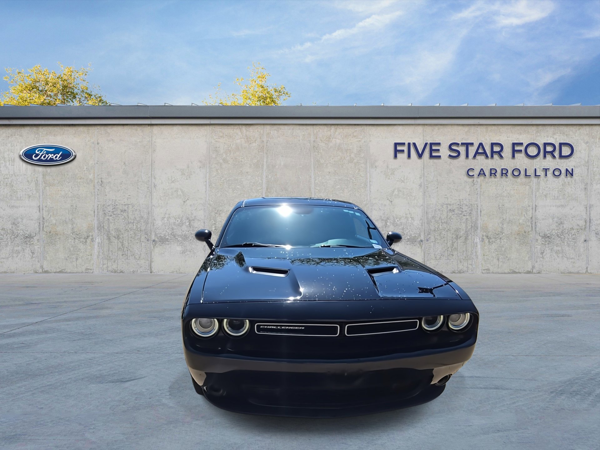 Used 2019 Dodge Challenger SXT image 9