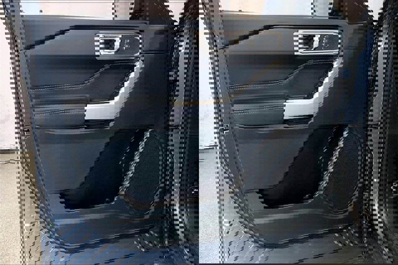 Certified 2024 Ford Explorer XLT w/ Equipment Group 202A image 25