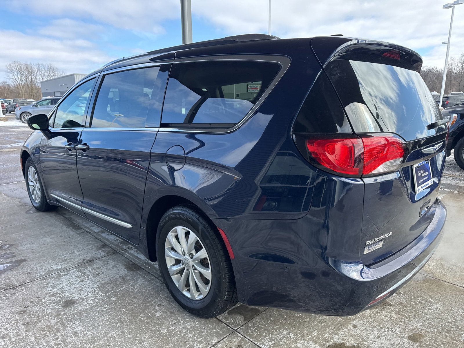 Used 2018 Chrysler Pacifica Touring-L Plus w/ Advanced Safetytec Group image 5