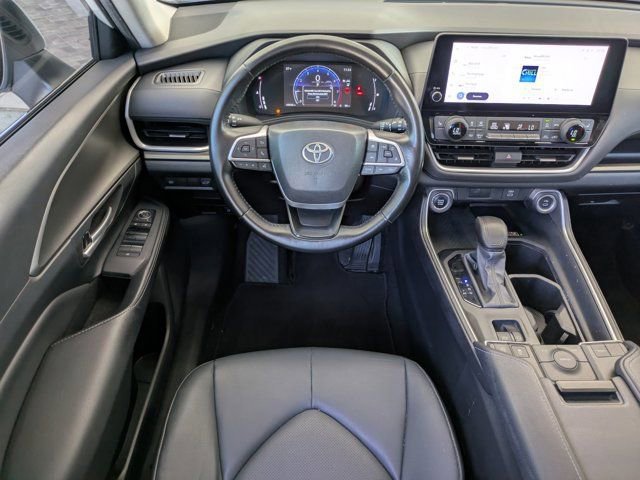 Used 2024 Toyota Grand Highlander Limited image 14