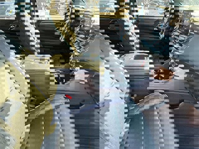 Used 2021 GMC Yukon XL SLT image 25