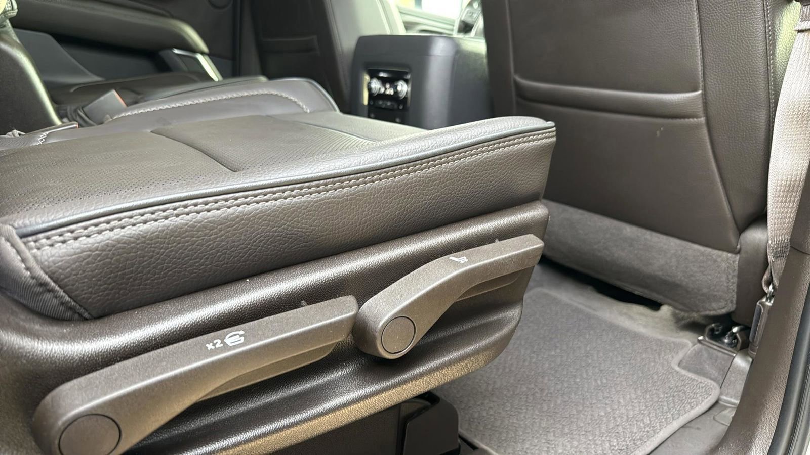 Used 2021 GMC Yukon Denali image 27