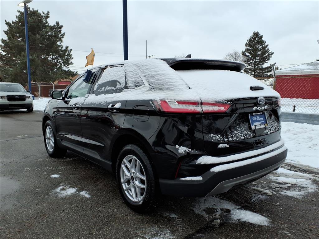 Certified 2024 Ford Edge SEL w/ Convenience Package image 4