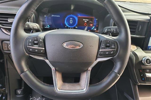 Certified 2020 Ford Explorer Platinum w/ Premium Technology Package image 11