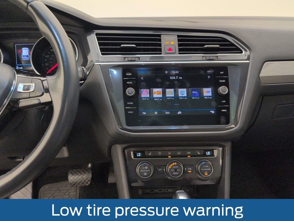 Used 2020 Volkswagen Tiguan SE w/ Panoramic Sunroof Package image 20