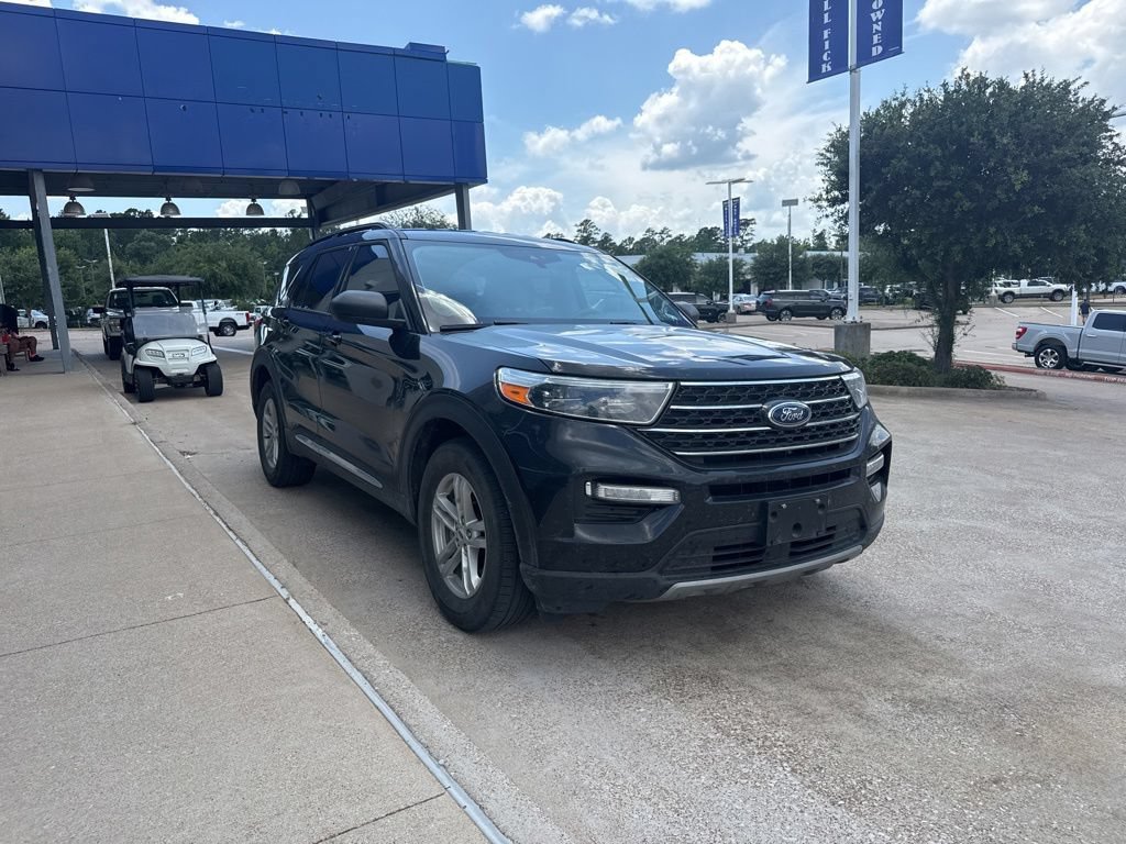 Certified 2024 Ford Explorer XLT w/ Equipment Group 202A RWD image 2
