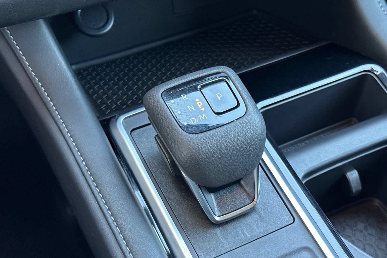 Used 2024 Nissan Pathfinder SV FWD image 22