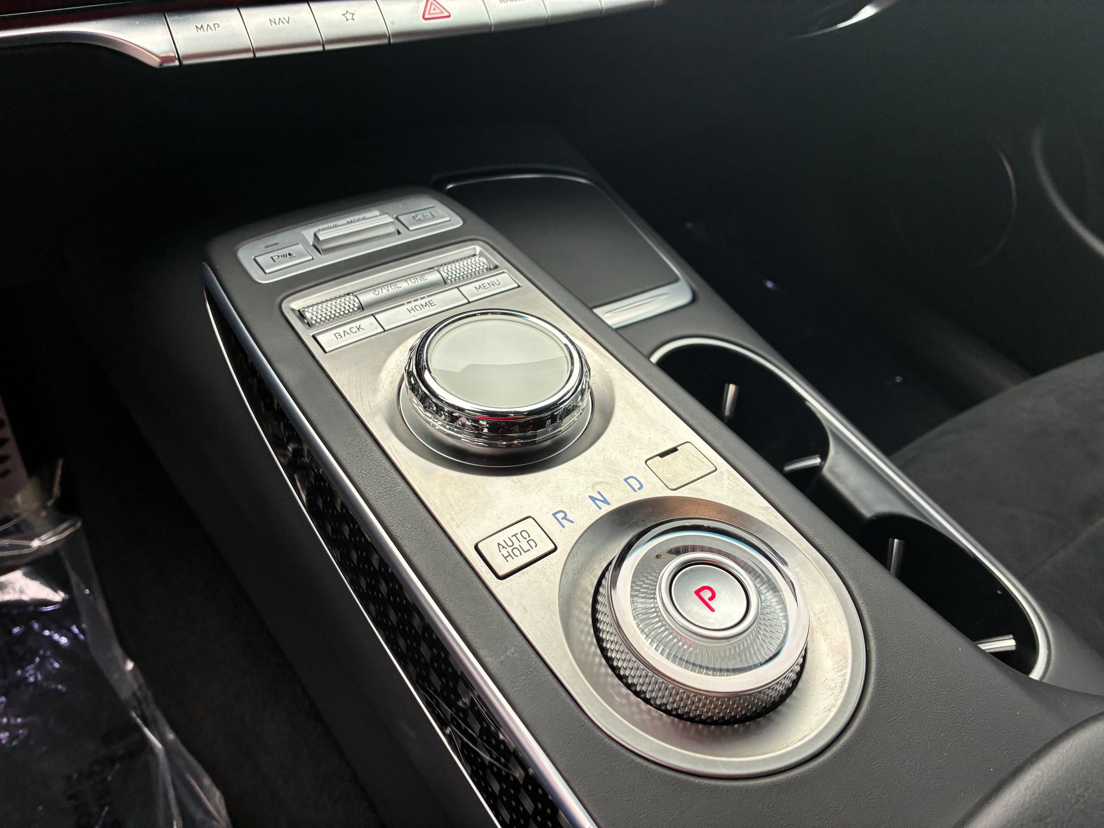 Used 2022 Genesis GV70 3.5T Sport w/ Sport Prestige Package AWD/4WD image 19