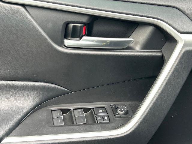 Used 2023 Toyota RAV4 XLE Premium AWD/4WD image 17