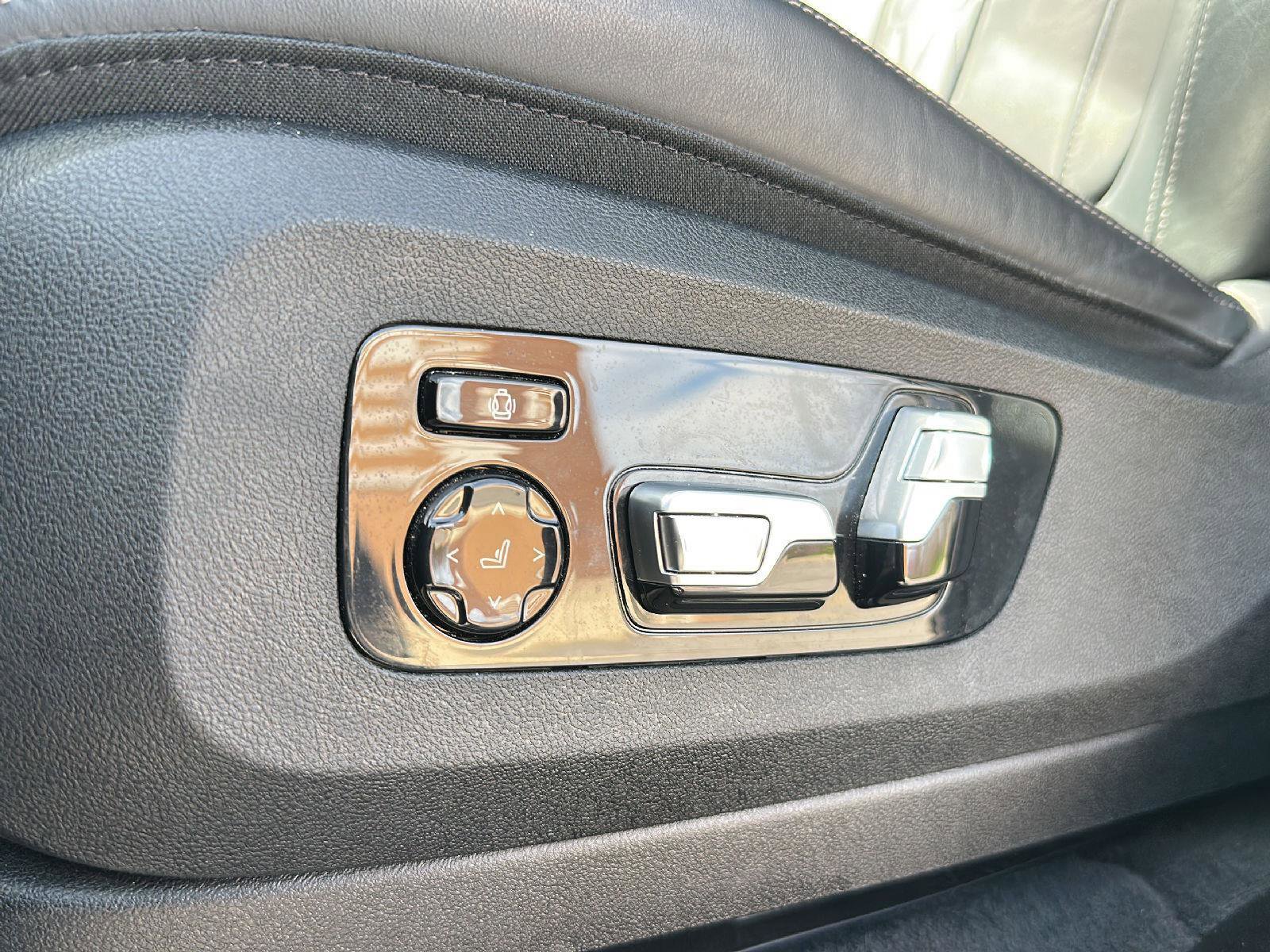 Used 2020 BMW X5 xDrive40i w/ M Sport Package image 15