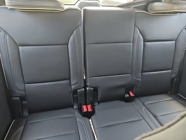 Used 2023 GMC Yukon SLT RWD image 12