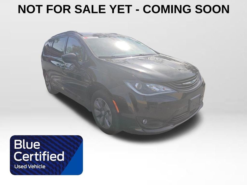 Used 2018 Chrysler Pacifica Limited w/ Advanced Safetytec Group image 1