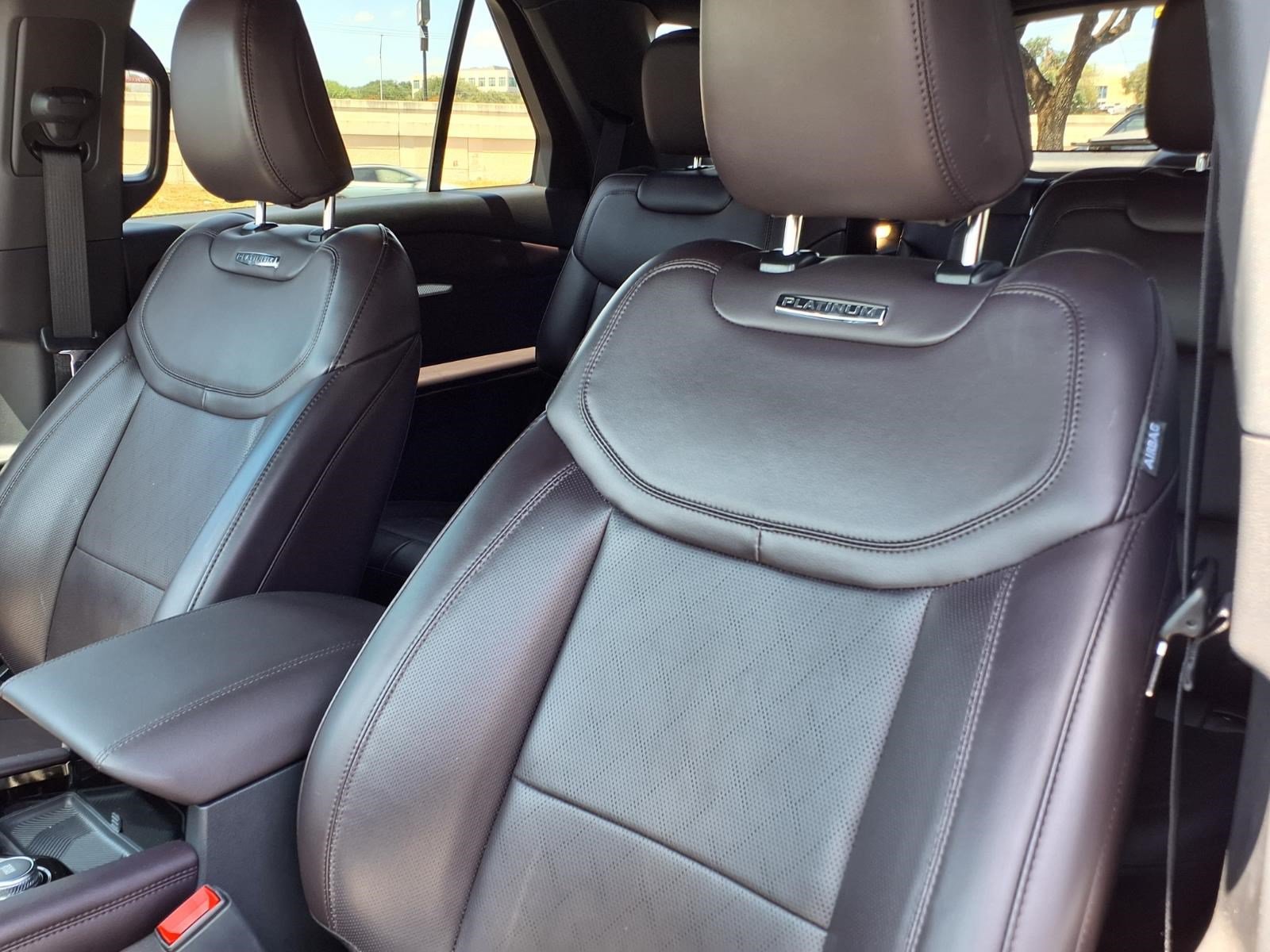 Certified 2025 Ford Explorer Platinum RWD image 15