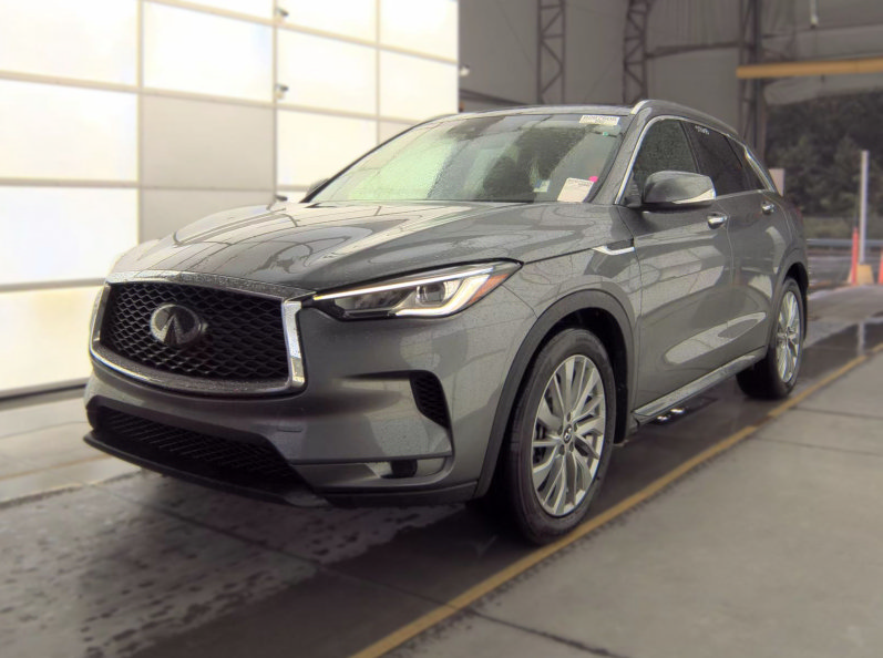 Used 2023 INFINITI QX50 Luxe w/ Cargo Package FWD image 3