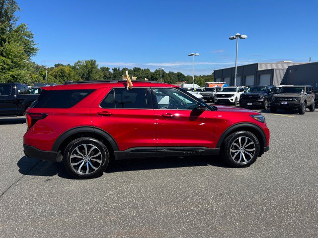 Certified 2026 Ford Explorer ST-Line AWD/4WD image 6