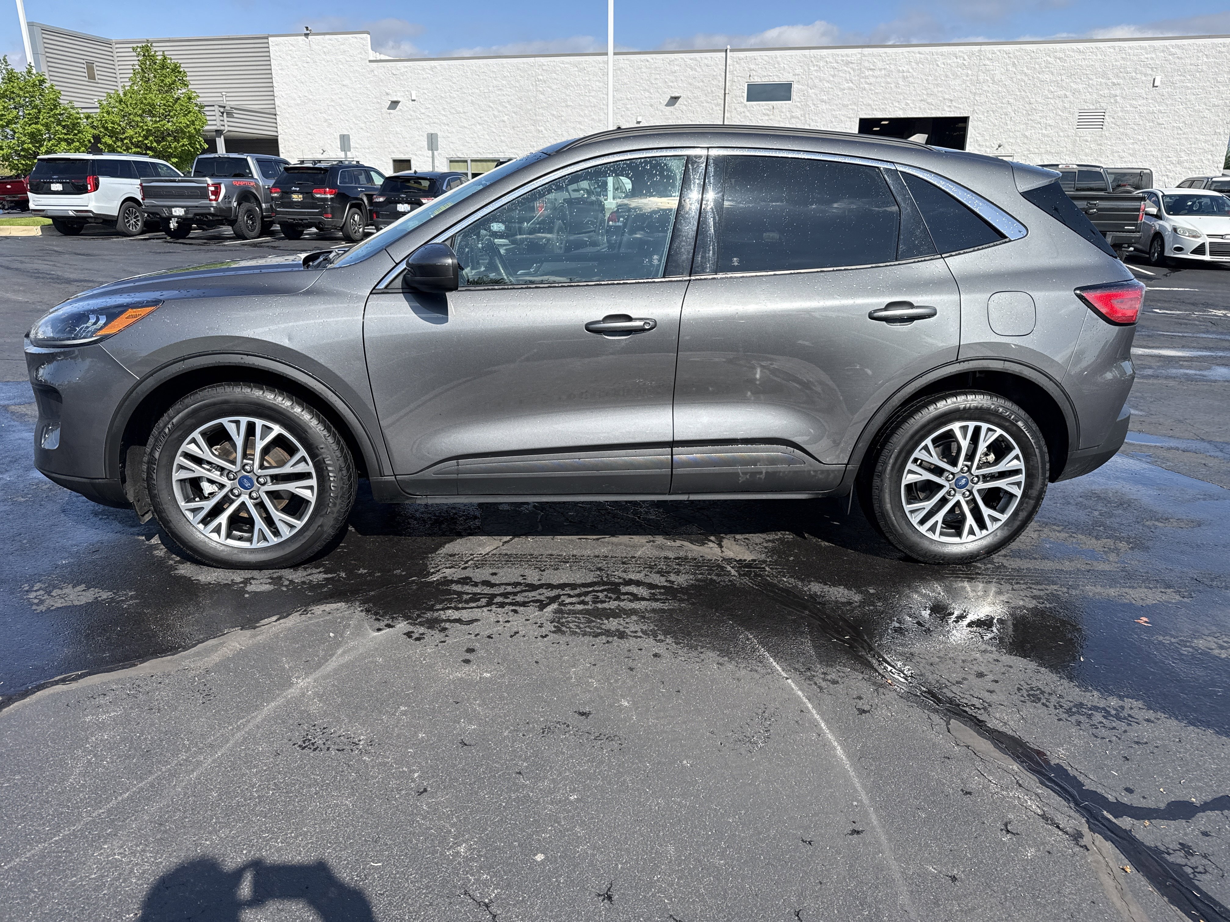 Certified 2021 Ford Escape SEL w/ Technology Package AWD/4WD image 3