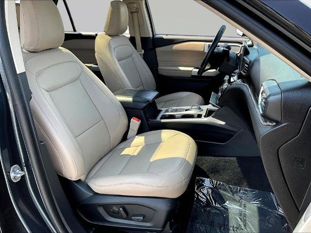 Certified 2022 Ford Explorer Limited w/ Equipment Group 301A AWD/4WD image 30