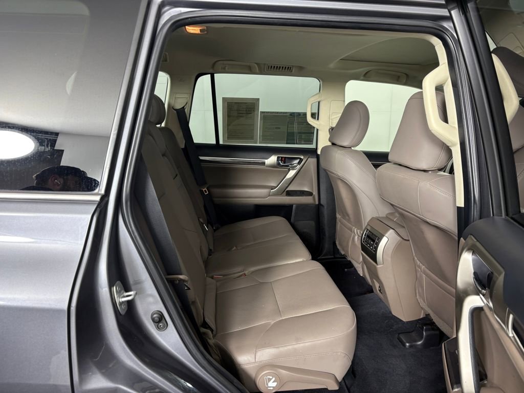 Used 2020 Lexus GX 460 Premium image 35