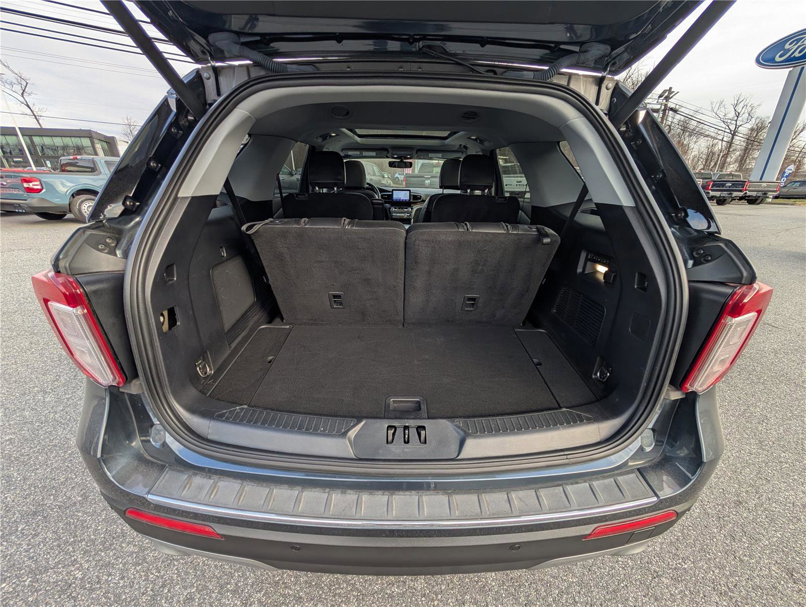 Certified 2022 Ford Explorer Limited w/ Hybrid Equipment Group 310A image 14