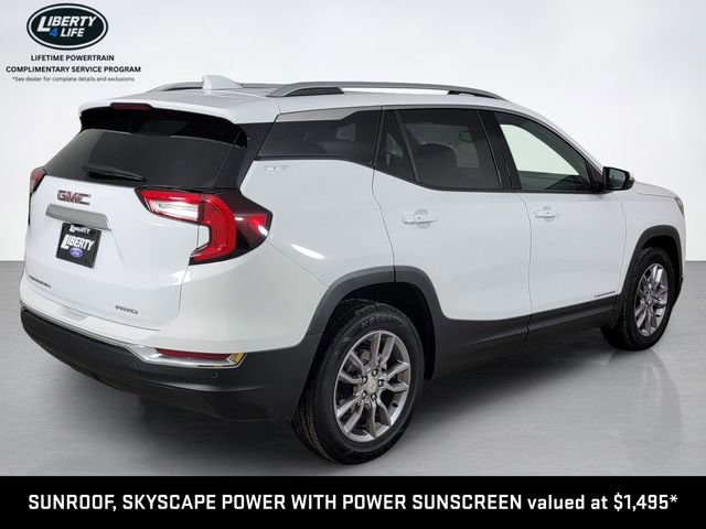 Used 2022 GMC Terrain SLT w/ Infotainment Package II AWD/4WD image 3