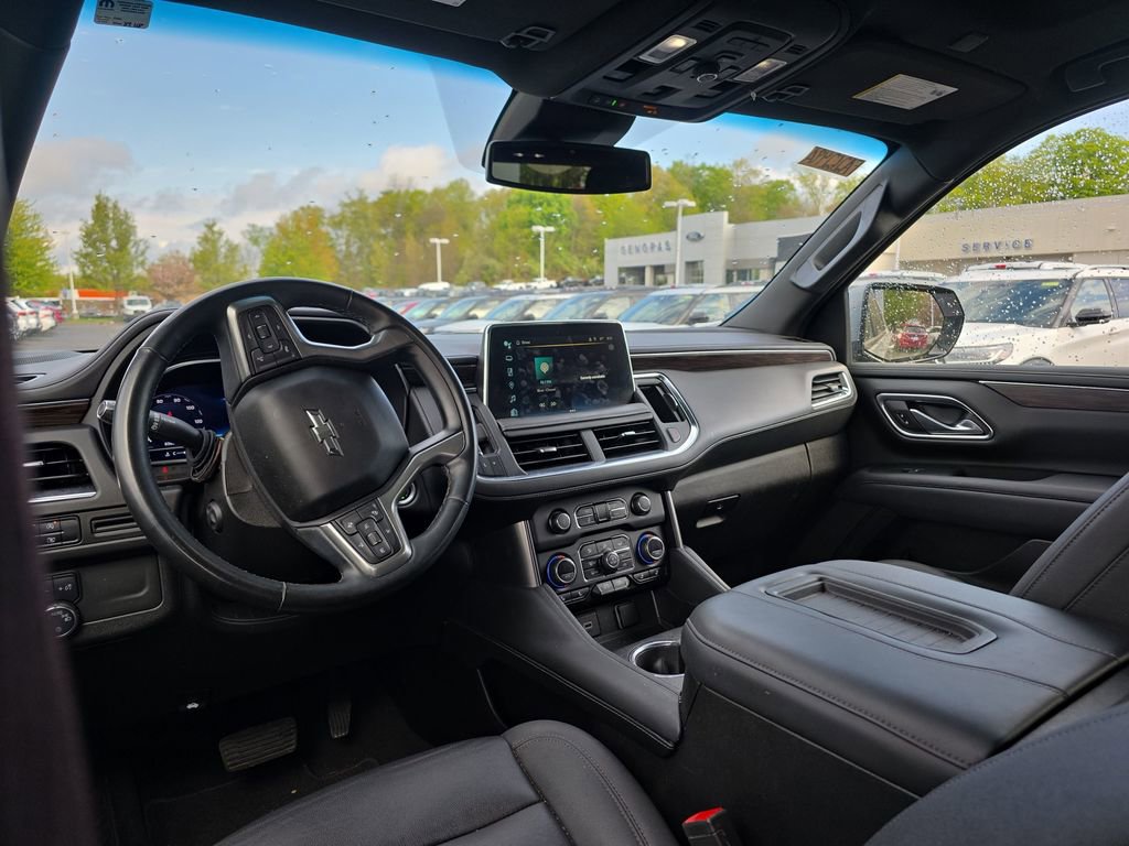 Used 2023 Chevrolet Suburban Z71 w/ Luxury Package AWD/4WD image 19