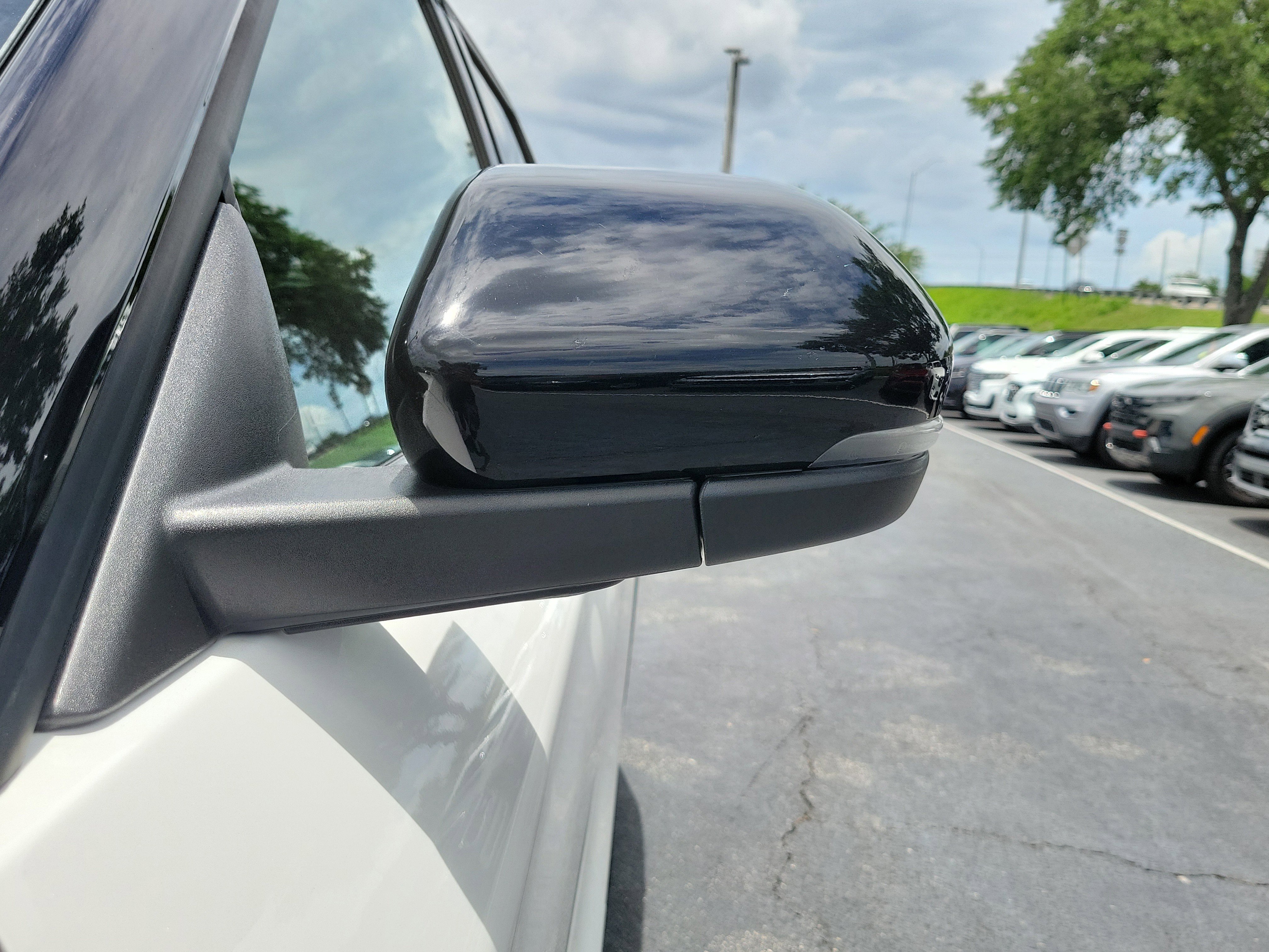 Certified 2025 Ford Explorer ST-Line AWD/4WD image 4