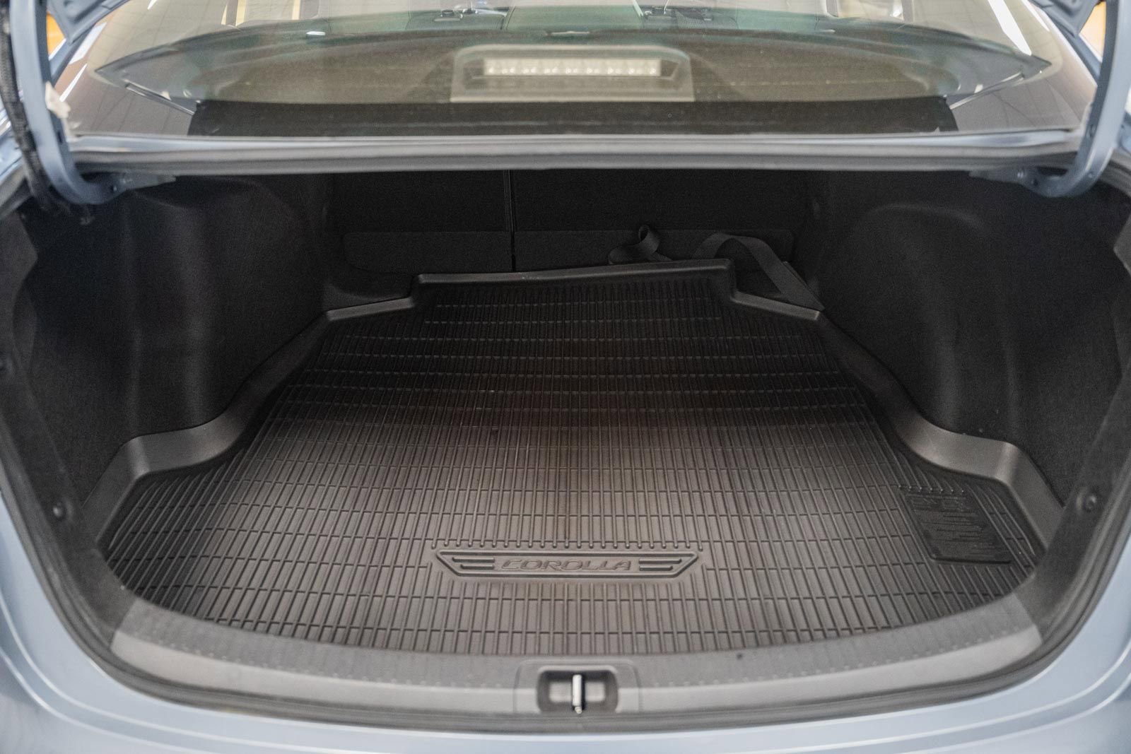 Used 2023 Toyota Corolla LE FWD image 11
