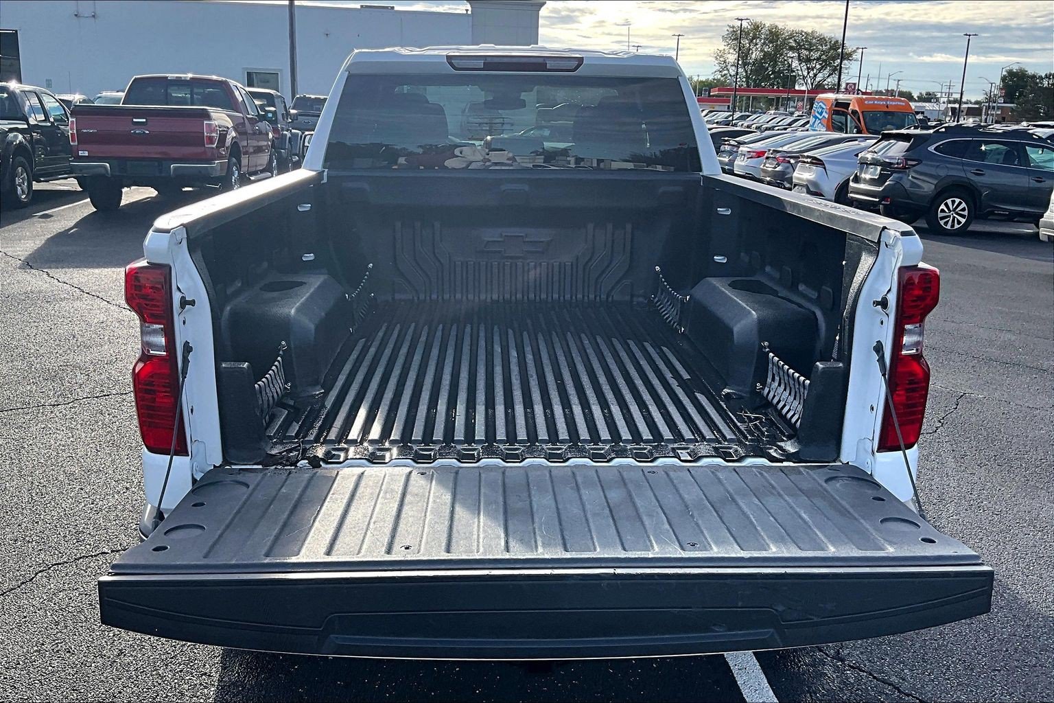Used 2023 Chevrolet Silverado 1500 LT AWD/4WD image 19