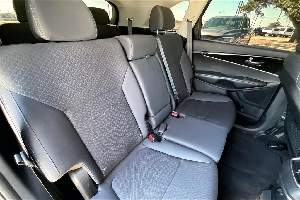 Used 2018 Kia Sorento LX image 22