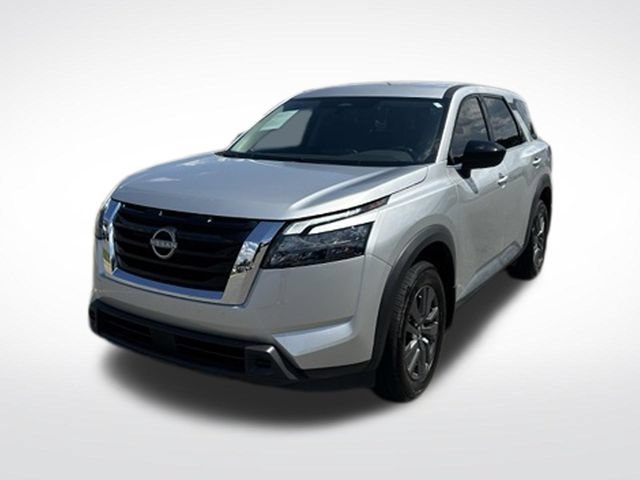 Used 2024 Nissan Pathfinder S FWD image 3