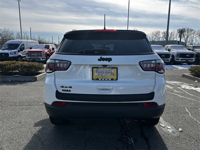 Used 2020 Jeep Compass Latitude image 4