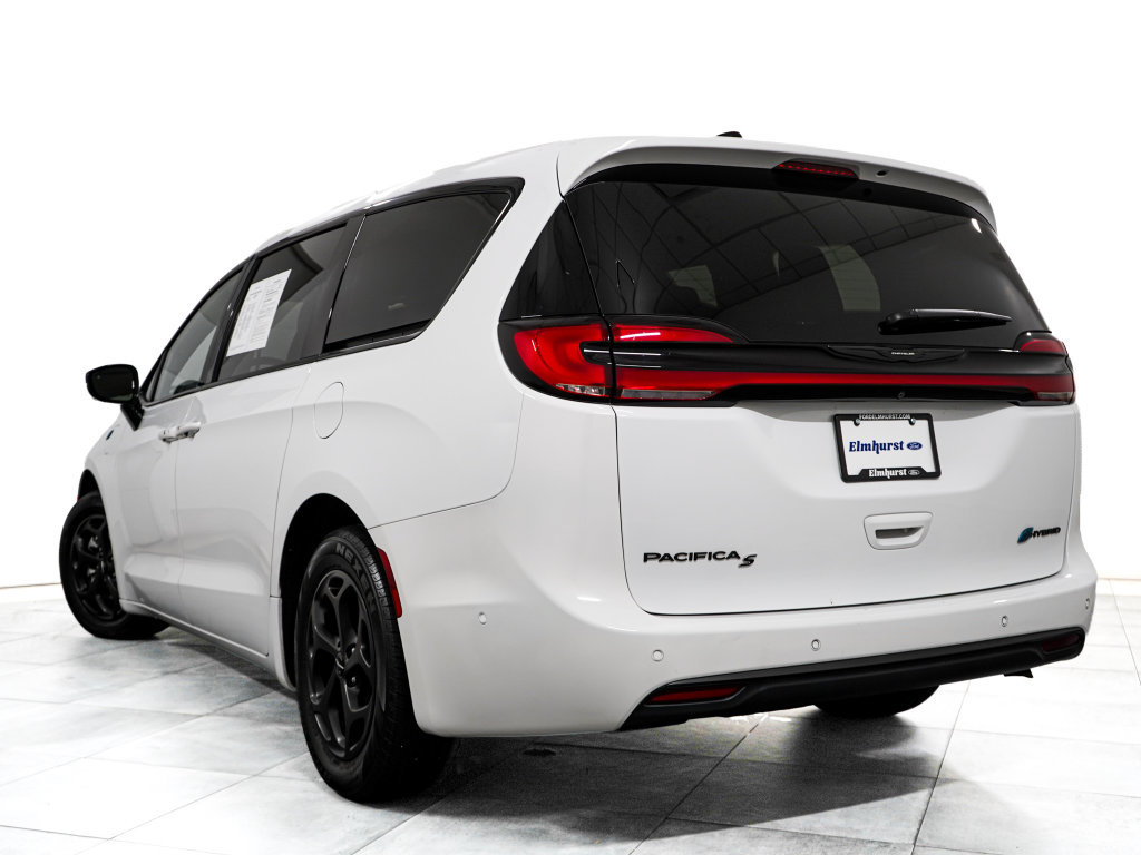 Used 2023 Chrysler Pacifica Limited w/ S Appearance Package FWD image 5