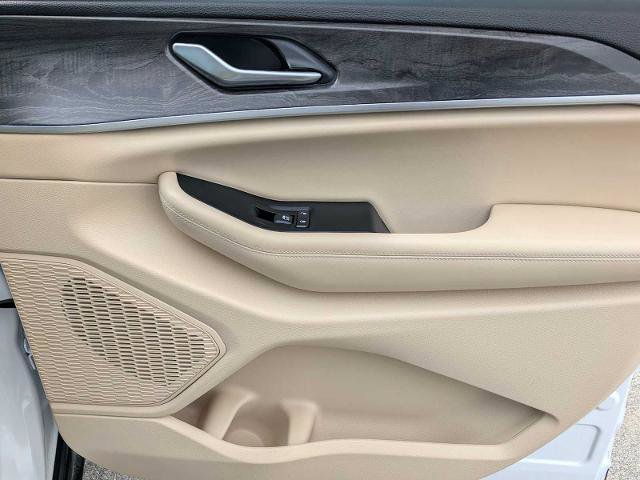 Used 2025 Jeep Grand Cherokee Limited w/ Luxury Tech Group II image 21