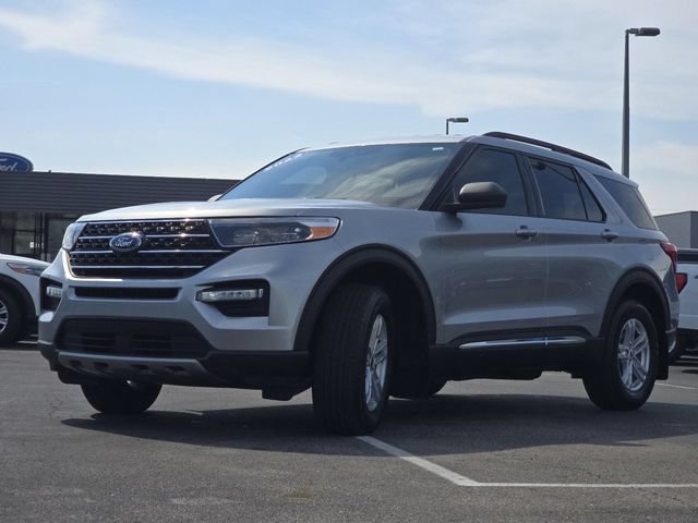 Certified 2022 Ford Explorer XLT w/ Equipment Group 202A AWD/4WD image 12