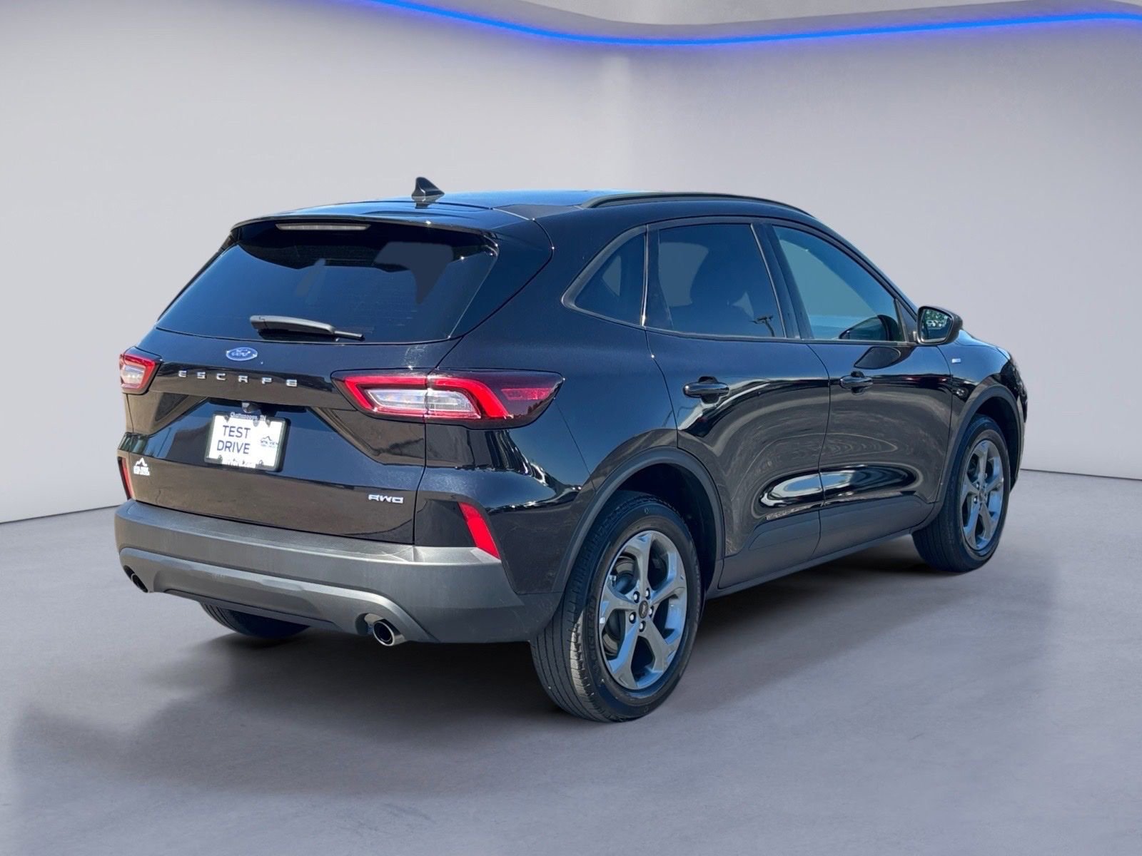Certified 2025 Ford Escape ST-Line AWD/4WD image 6