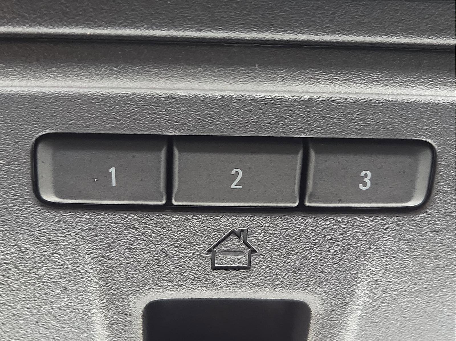 Used 2023 Chevrolet Silverado 1500 ZR2 image 18