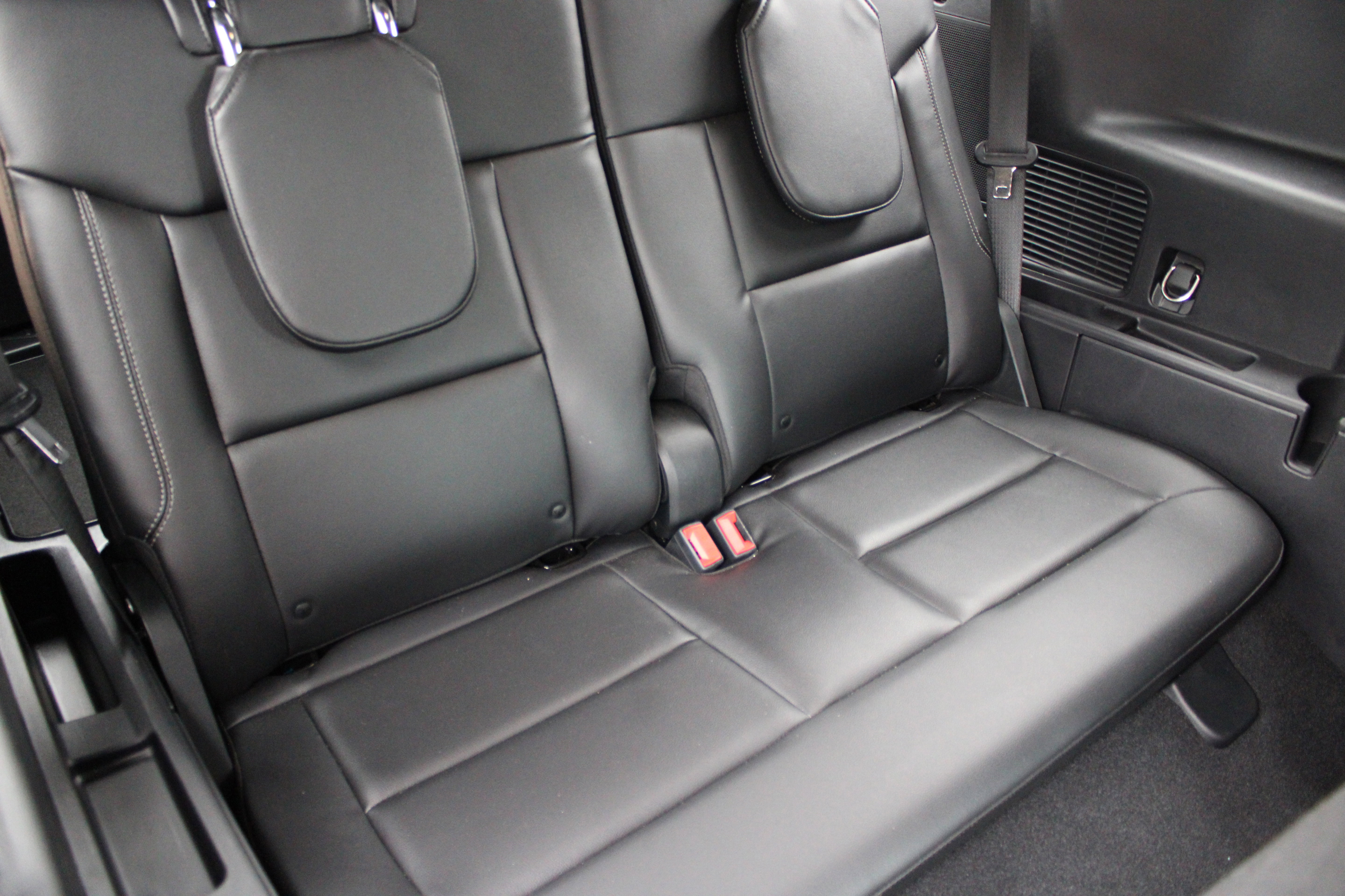 Certified 2021 Ford Explorer Limited w/ Equipment Group 301A image 16