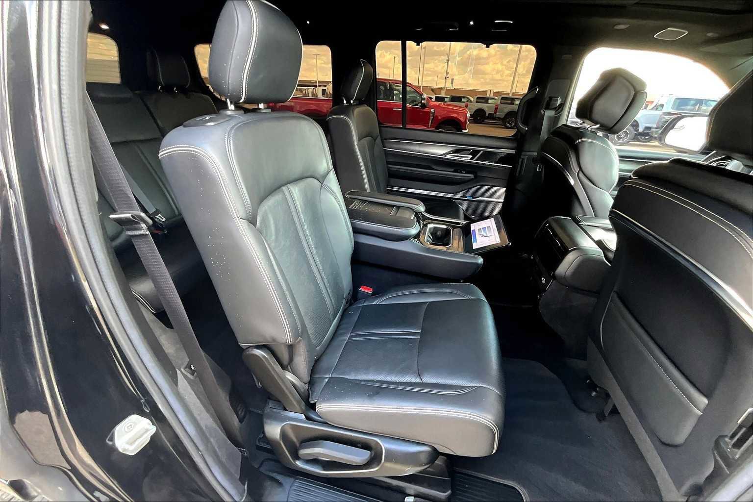 Used 2022 Jeep Grand Wagoneer Series II image 18