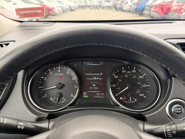 Used 2017 Nissan Rogue SV AWD/4WD image 13