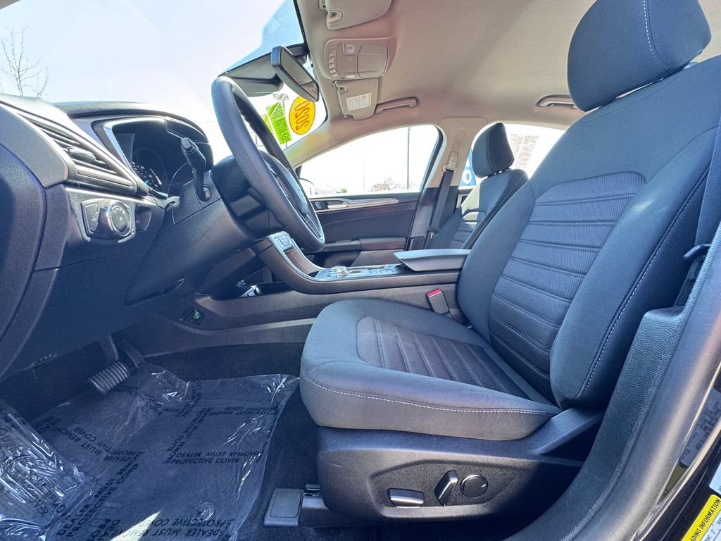 Certified 2020 Ford Fusion SE FWD image 10