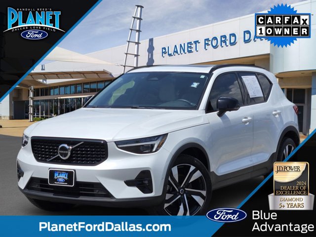 Used 2024 Volvo XC40 B5 Ultimate w/ Protection Package Premier AWD/4WD image 1