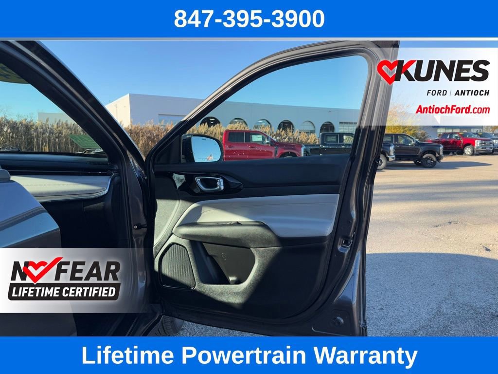 Used 2024 Jeep Compass Limited image 14