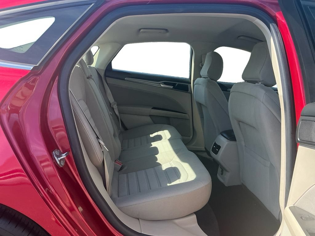 Certified 2020 Ford Fusion SE FWD image 23