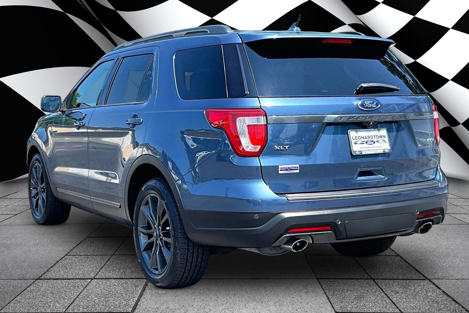 Certified 2018 Ford Explorer XLT w/ Equipment Group 202A AWD/4WD image 12