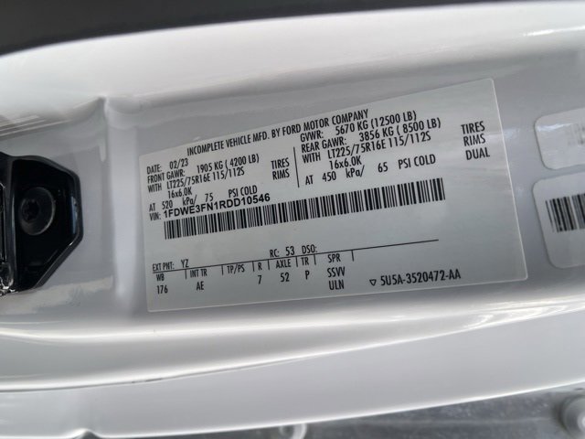 Certified 2024 Ford E-350 and Econoline 350 Super Duty w/ Driver's Safety Package image 30