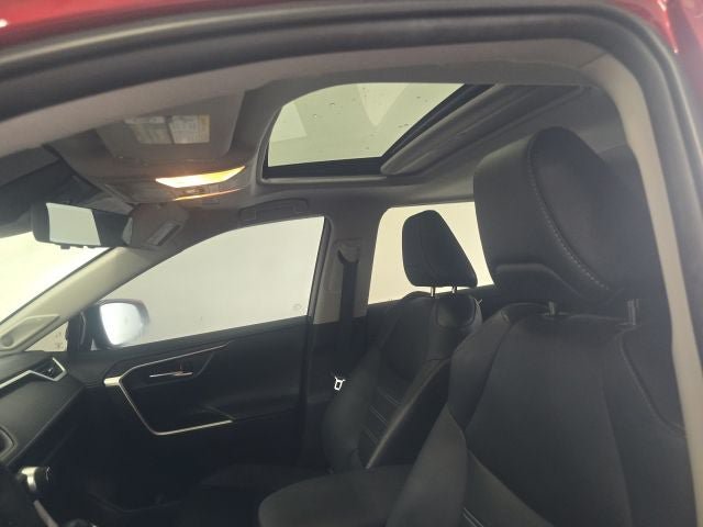 Used 2021 Toyota RAV4 Limited AWD/4WD image 29